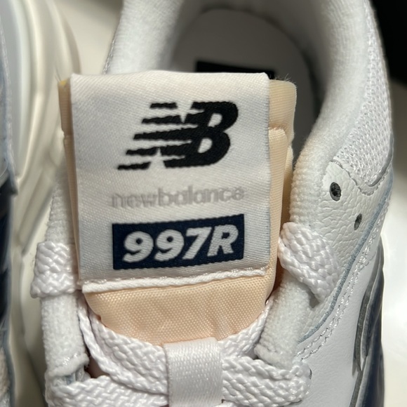 Women’s New Balance 997R White and Black Athletic  Shoes NIB - Picture 7 of 14